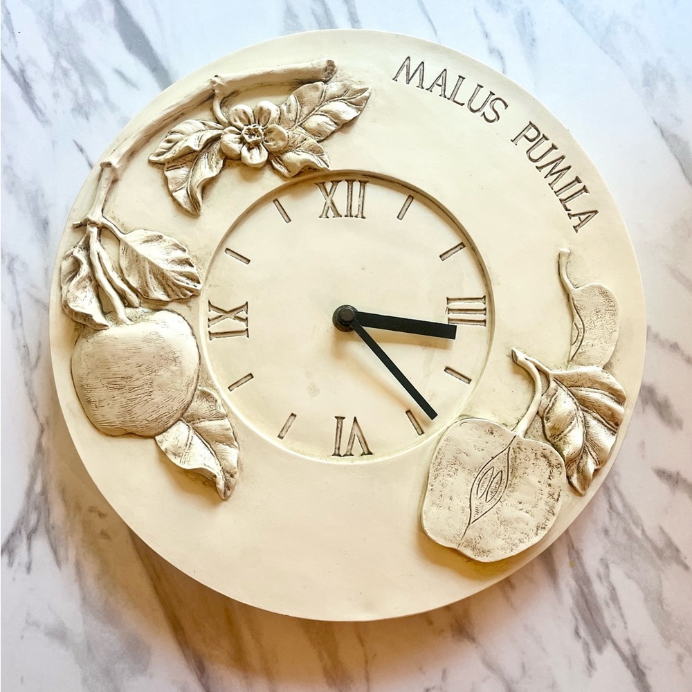 Vintage Botanic Wall Clock – “Malus Pumila” Apple Design
